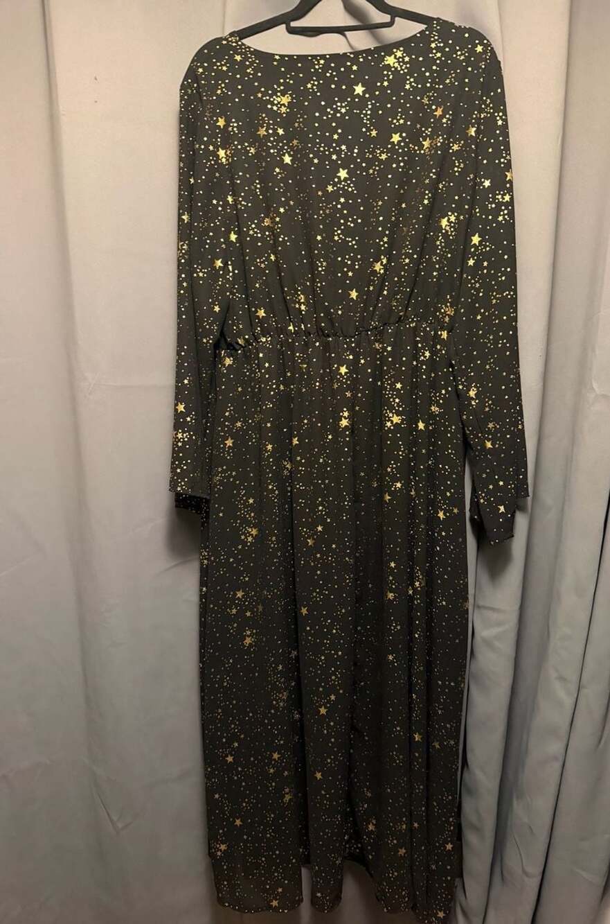 BloomChic Plus Size 2X/18-20 Gold Star Glitter Black Midi Dress - Picture 6 of 8